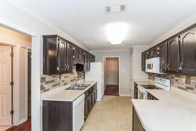 Photo - 661 Shelley Renee Ln