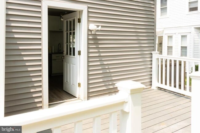 Photo - 262 E Linden St