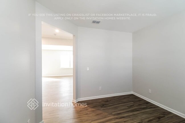 Photo - 875 Pebble Blvd