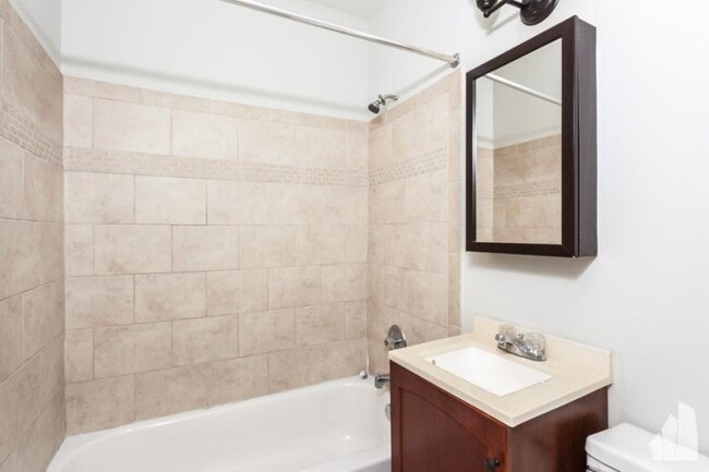 Photo - 0 bedroom in Chicago IL 60657 Unit 207