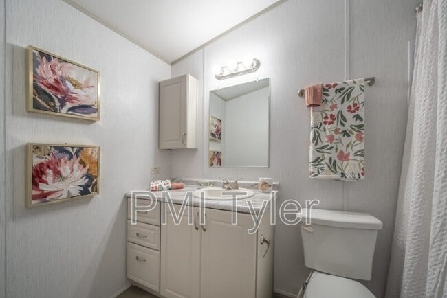 Photo - 203 Sugar Maple Ln