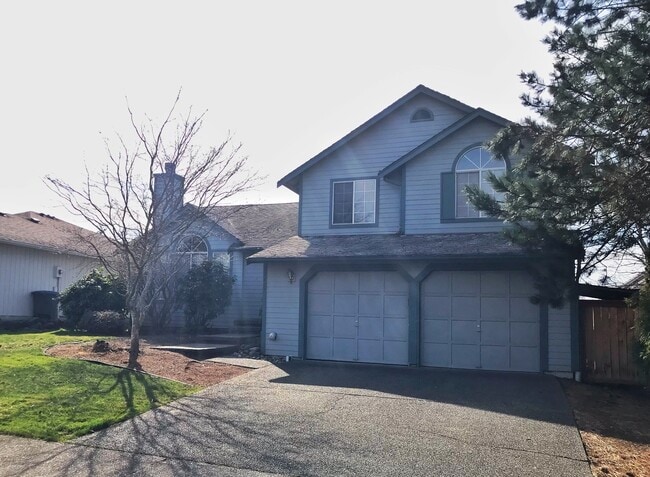 Photo - Great 3 bed with huge yard!