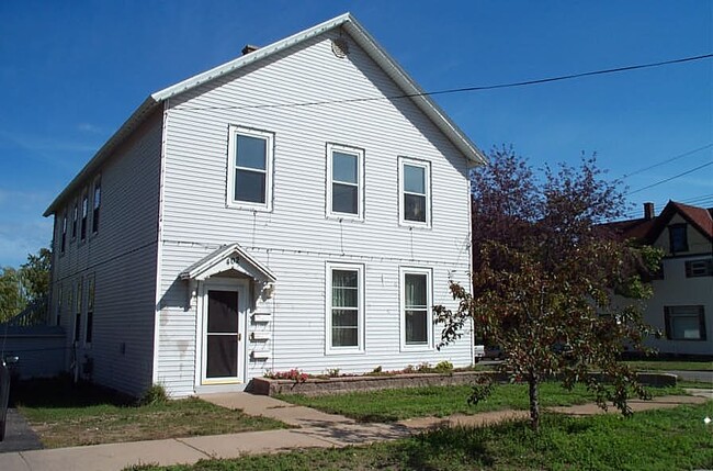 Front entry - 402 Rock St Unidad Apt 2