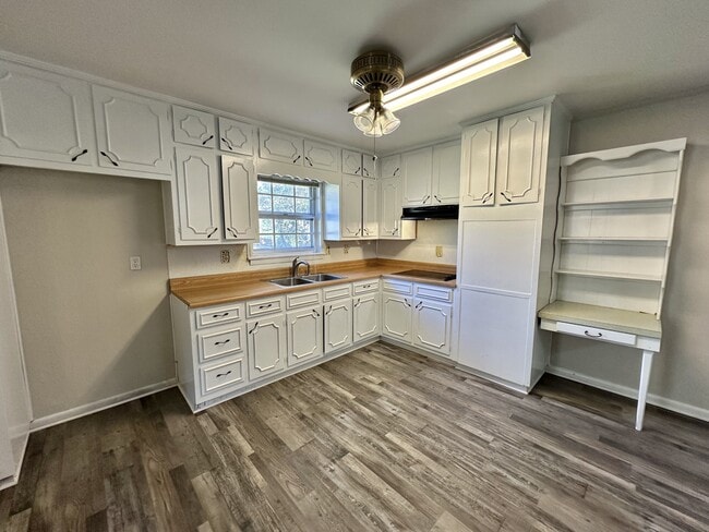 Photo - 2805 2nd Pl NW