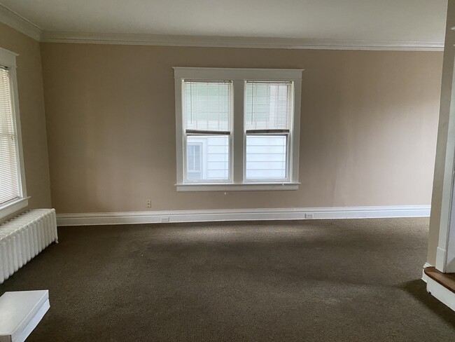 Photo - 619 N 17th Ave E