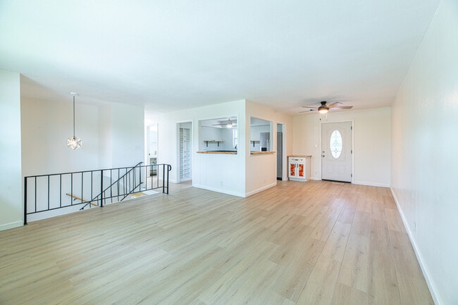 307 McMaster Pl