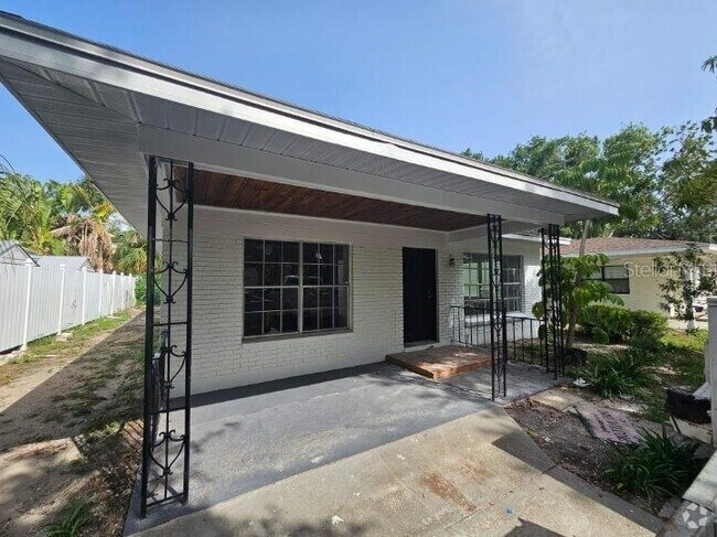 Building Photo - 123 Bosphorous Ave Rental