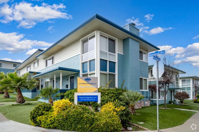Building Photo - Westlake Rental