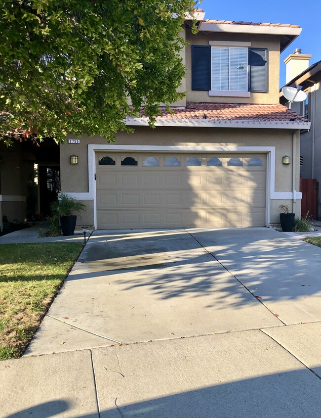 Building Photo - 2755 Huff Dr