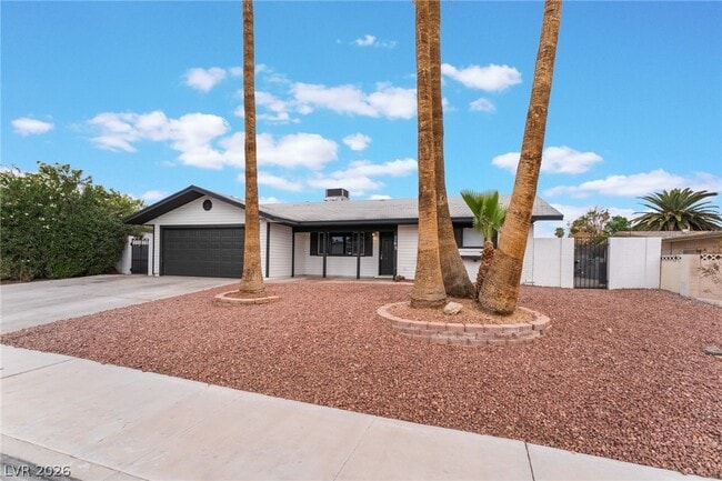 3992 Chinchilla Ave
