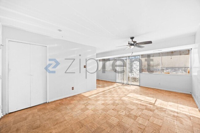 Photo - 5851 Quantrell Ave