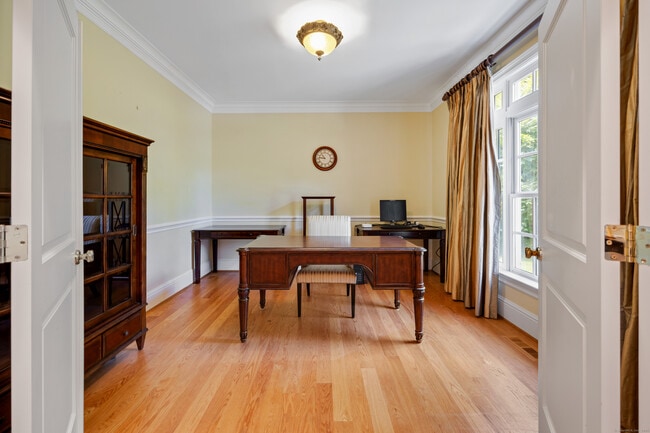 Photo - 215 Old Mountain Rd