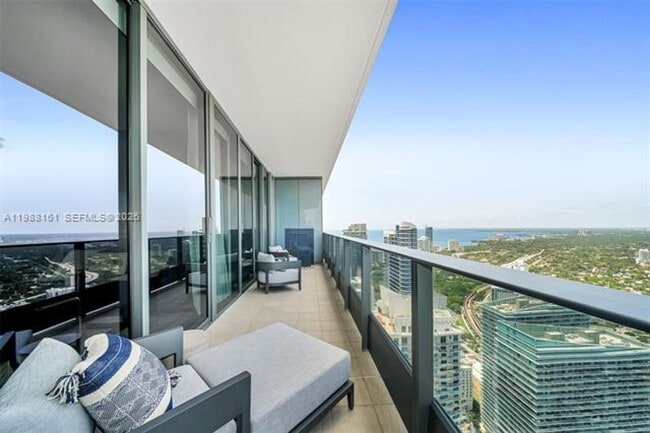 Building Photo - 1000 Brickell Plaza Unit 1000 Brickell Plz # PH5807 (A11988161)