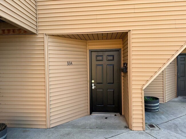 Photo - ** Holiday Special ** No rent until January 1st, 2026 plus $100 CASH bonus - Exp. 12/31/25