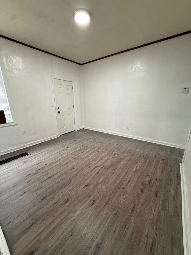 Photo - Brighton Heights 2-Bedroom Townhome – Quiet Living with Easy Downtown Access