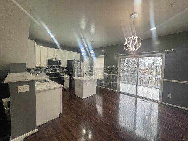 Photo - 54 Royalty Cir