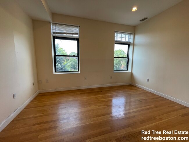 Photo - 1801 Beacon St