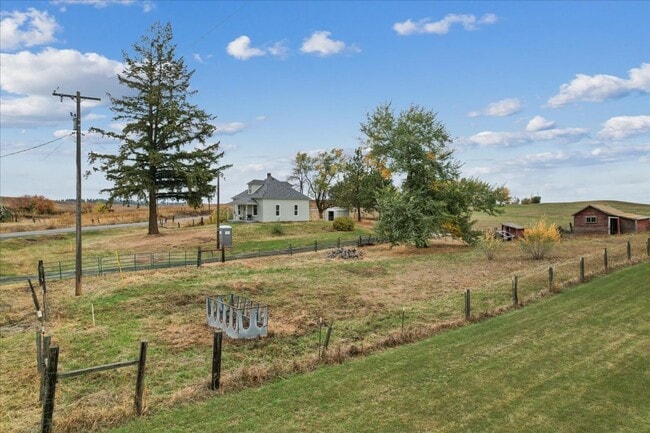 Photo - Charming Farmhouse in Fairfield