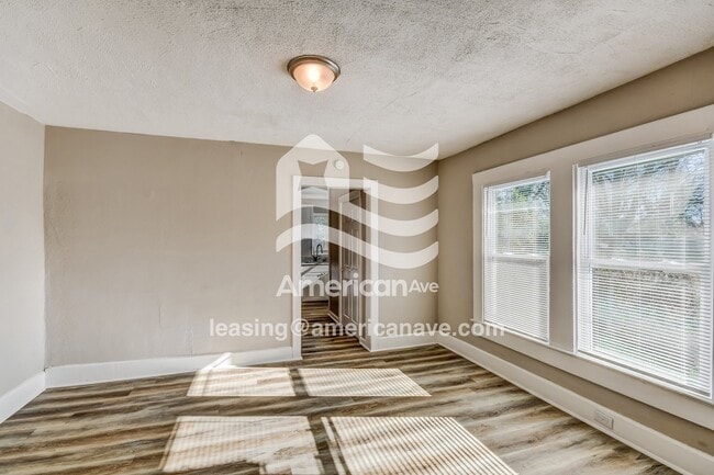 Photo - 625 27th St SW