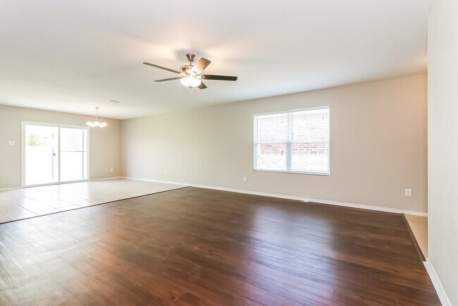 Photo - 3132 Middleview Rd