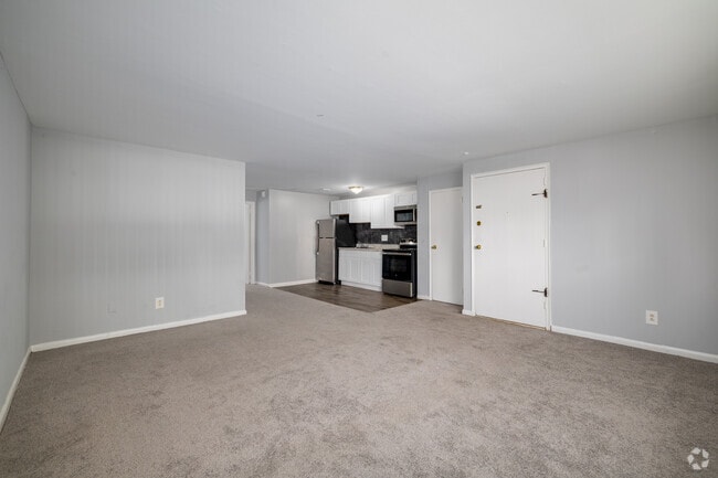 1BR, 1BA - 695SF - Living Room