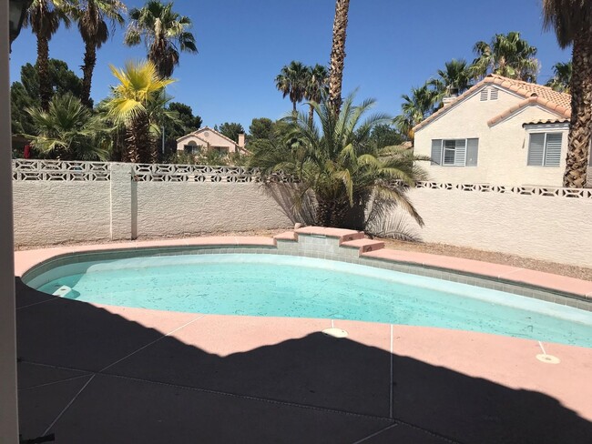 Photo - 3 Bedroom in Desert Shores!