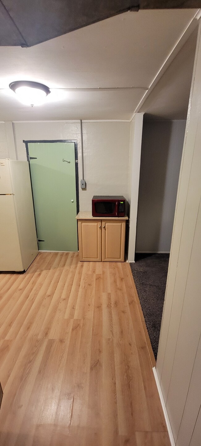Kitchen - 132 18th Ave N Apartments Unit 3