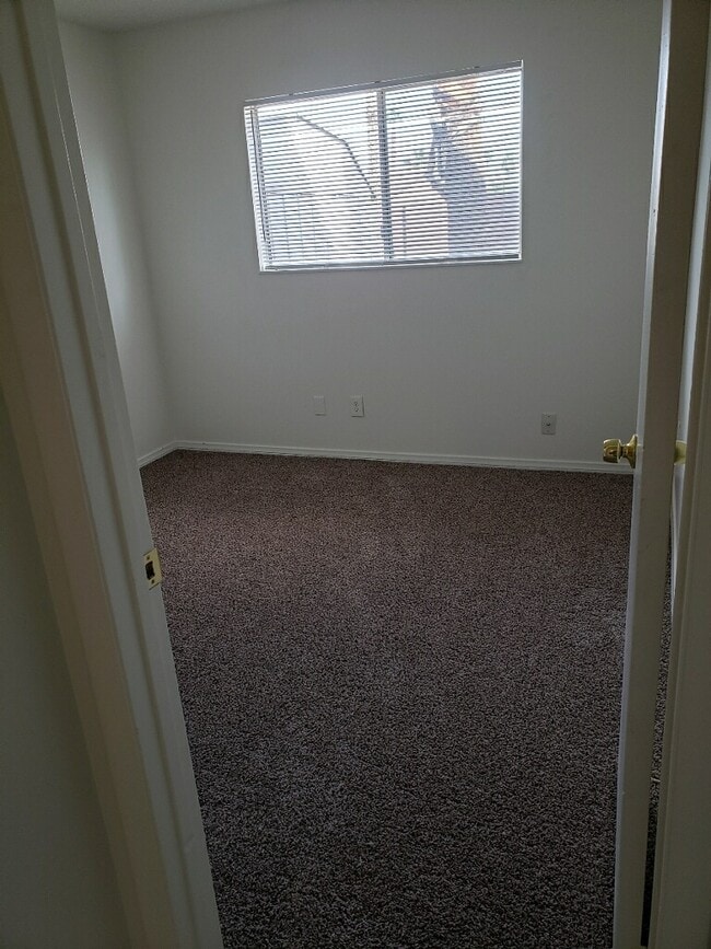 Photo - 3938 Irongate Ct