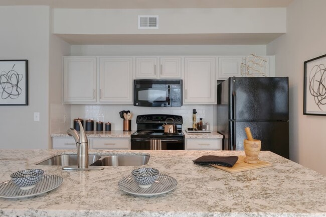 Building Photo - Luxury 2-Bed with Limited Time Specials! Unit KNC Rental