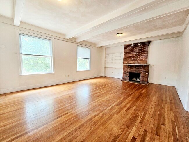 Photo - 1712 Beacon St Unit 14