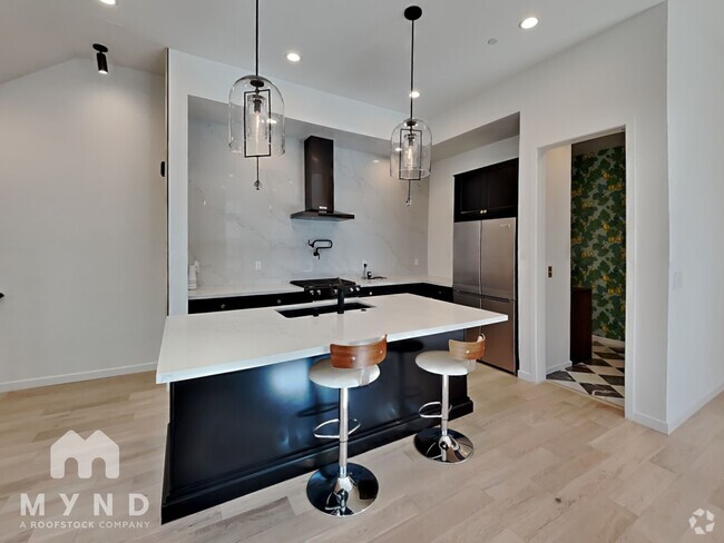 Building Photo - 635 Grey Saker St Rental