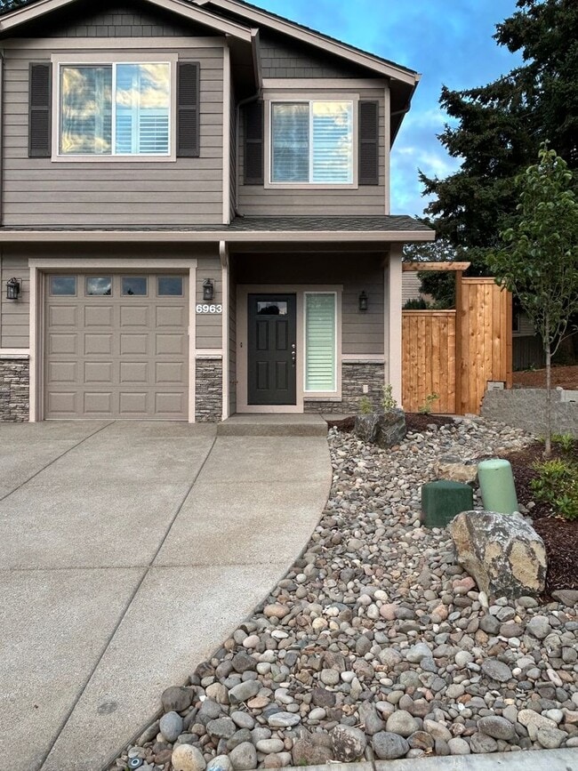 Building Photo - 6963-6963 Talloc Ave SE Rental