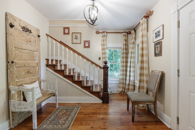 Photo - 520 Esseola Dr