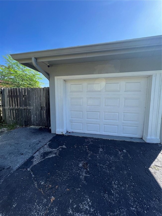 Building Photo - 410 Pennsylvania Ave Unit 1