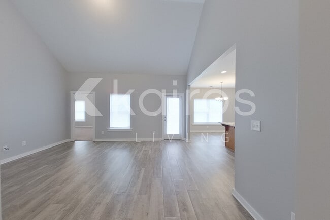 Photo - 8005 Shadesbrook Dr
