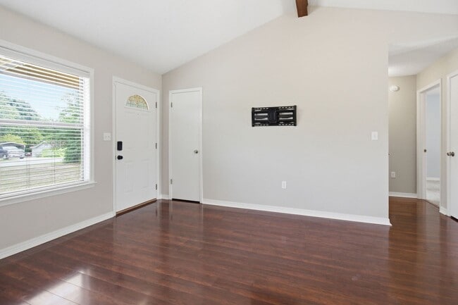 Photo - SOUTH CRESTVIEW CHARMER ON NEARLY HALF AN ACRE!