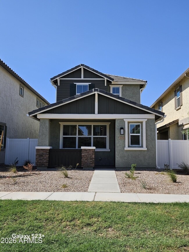 Building Photo - 3353 S Primrose