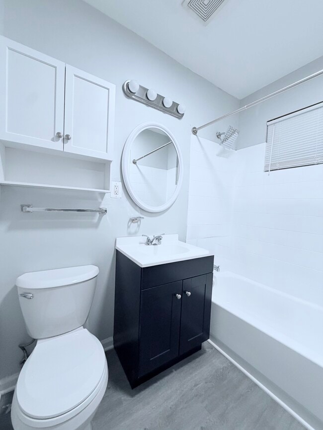 Photo - 735 Alabama Ave SE