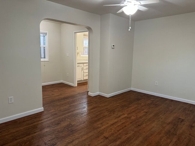 Building Photo - 2 Bed 1 Bath House in Oakland