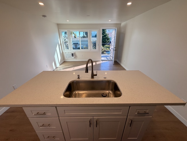 Photo - 1443 Linden Ave Unidad 1447