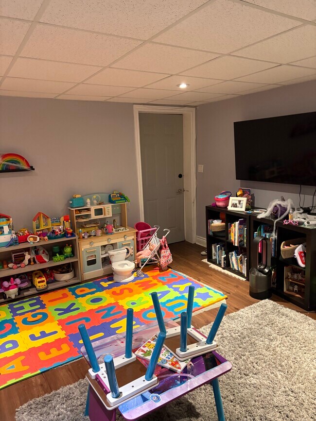 Photo - 287 Kingswood Rd