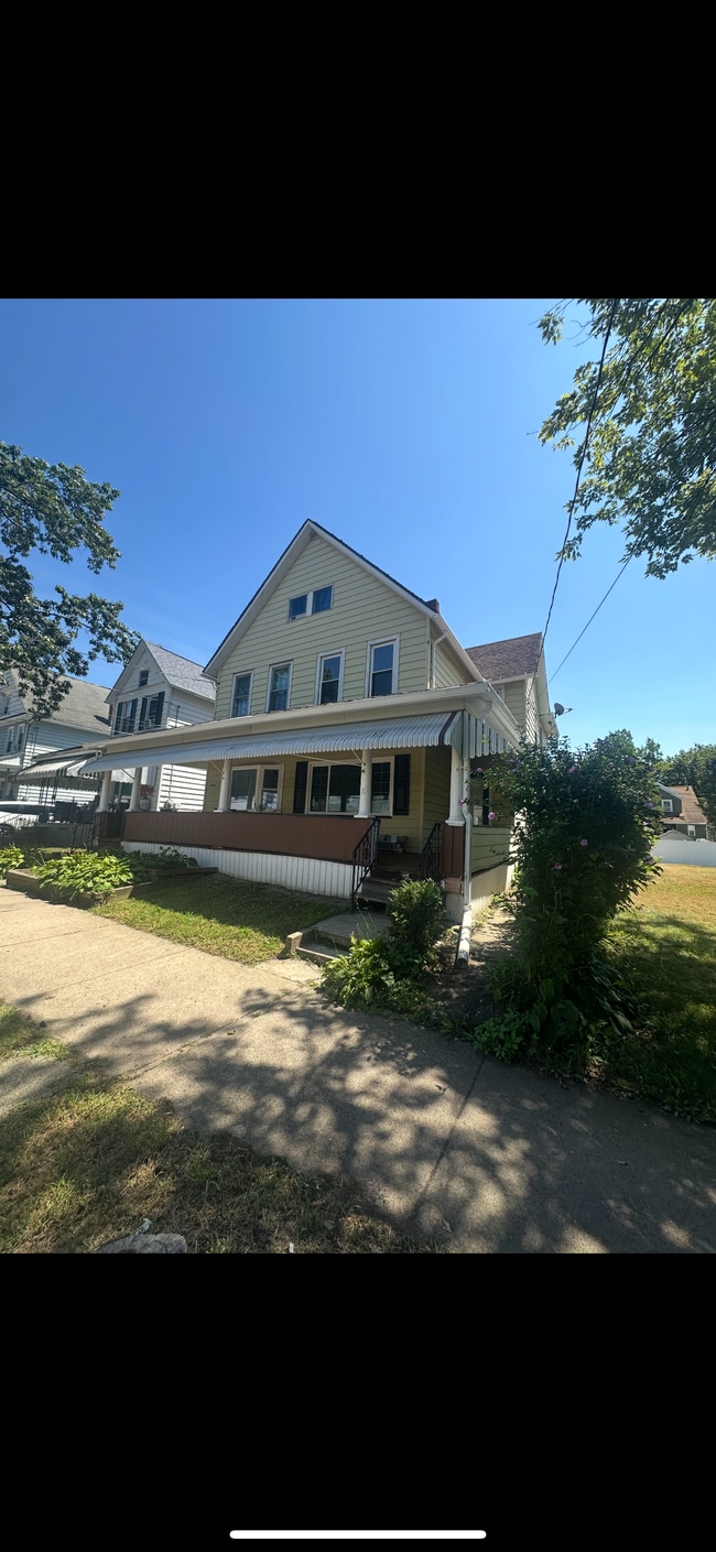 Building Photo - 32 S Goodwin Ave Rental