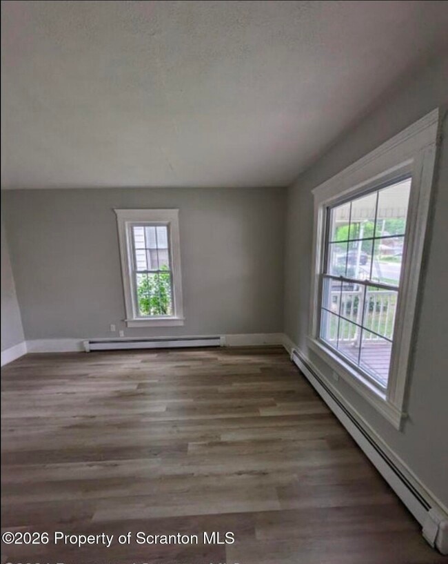 Photo - 452 W 8th St