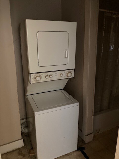 Photo - 2902 N Kenwood Ave