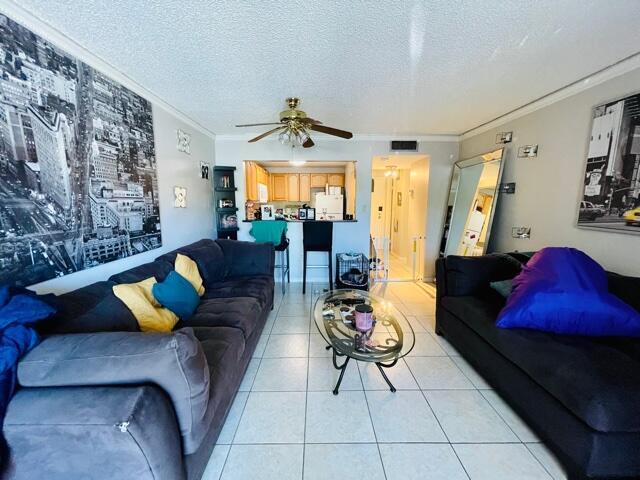 Photo - 4324 NW 9th Ave Unidad 5-1f Rental