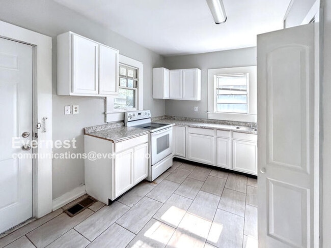 Photo - 1921 10th St