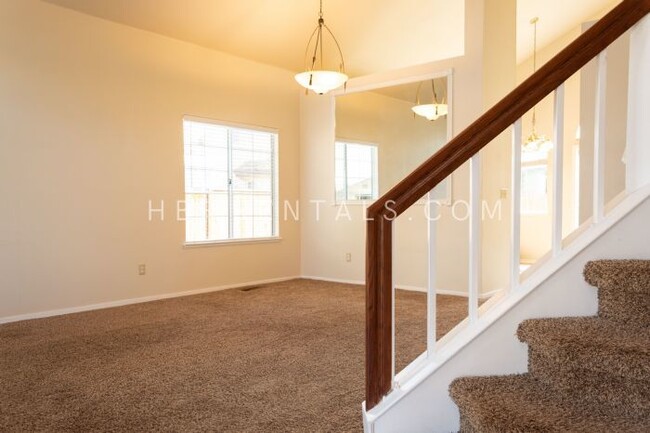 Photo - Charming 3-Bedroom Retreat with Cozy Fireplace in Tracy – Spacious Home with 2.5 Baths!