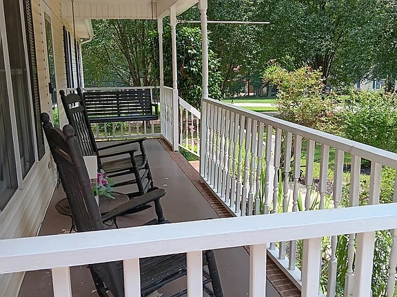 Photo - 1631 Warwick Ct
