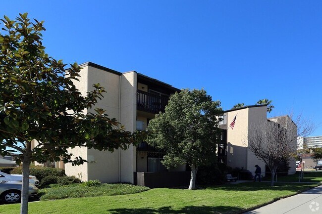 Photo - 4820 Cass St Unit #4820