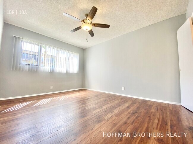 Photo - 3956 Stevely Ave Unidad 15